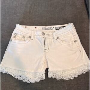 Miss Me Women’s blingy shorts Size 27